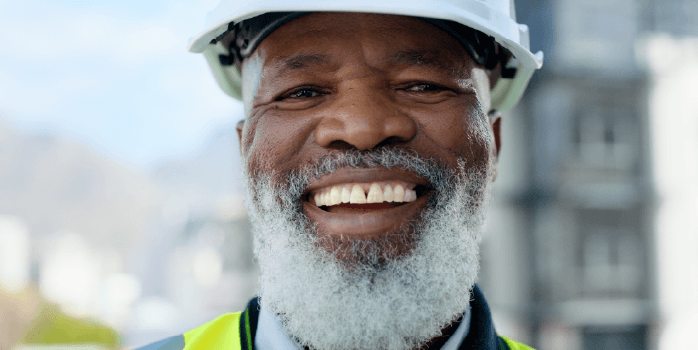 img_698x350_smiling-male-energy-contractor img_698x350_smiling-male-energy-contractor